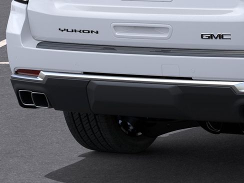New 2026 GMC Yukon Denali w/ Denali Reserve Package AWD/4WD image 14