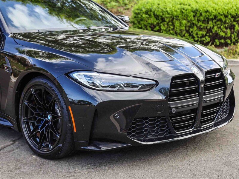 Used 2022 BMW M4 Competition w/ Executive Package RWD image 9