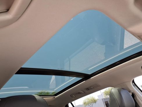 Certified 2020 Volkswagen Tiguan SE w/ Panoramic Sunroof Package AWD/4WD image 10