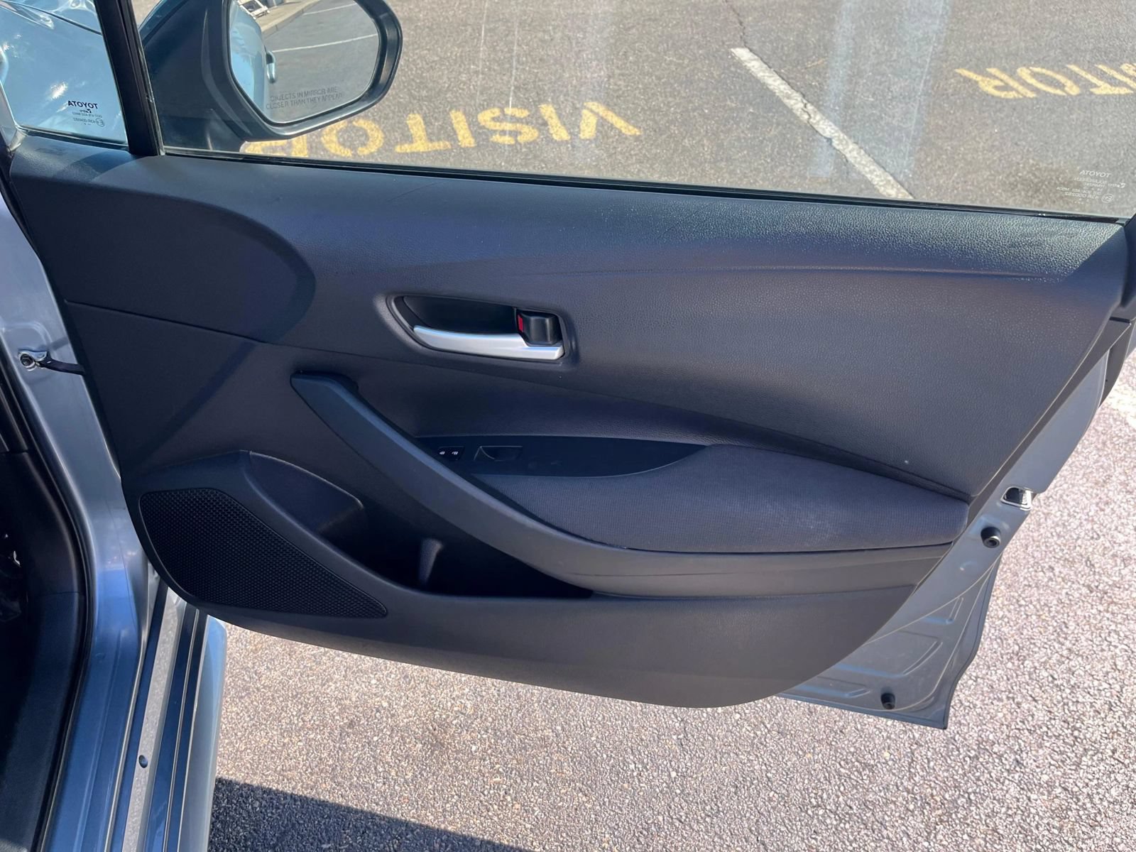Used 2020 Toyota Corolla LE FWD image 34