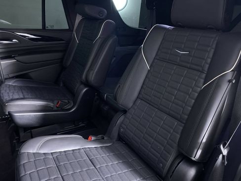 Certified 2024 Cadillac Escalade V w/ Heavy-Duty Trailer Package AWD/4WD image 15