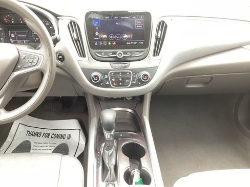 Used 2022 Chevrolet Malibu LT image 11