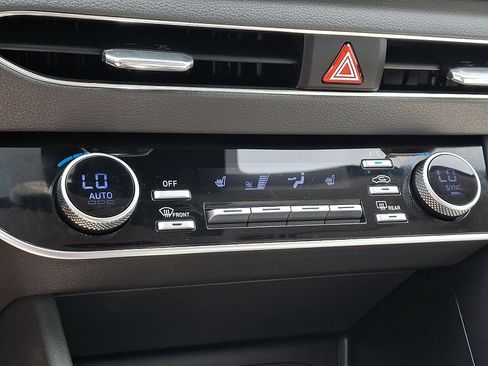 Certified 2023 Hyundai Sonata SEL w/ Convenience Package FWD image 16