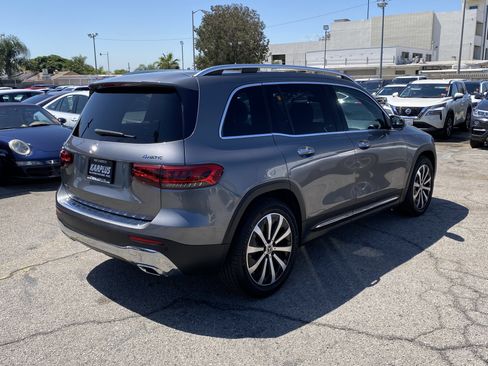 Used 2020 Mercedes-Benz GLB 250 4MATIC w/ Premium Package image 8
