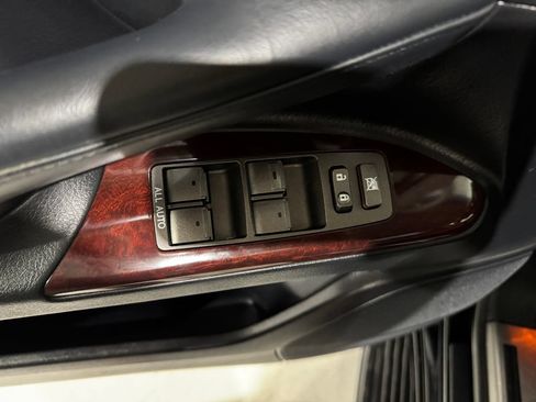 Used 2015 Lexus LX 570 4WD w/ Luxury Package image 17