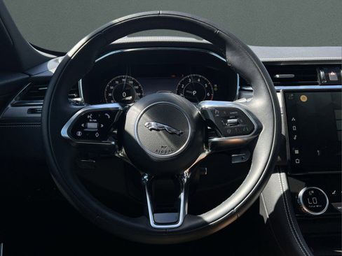Used 2025 Jaguar F-PACE R-Dynamic S image 31