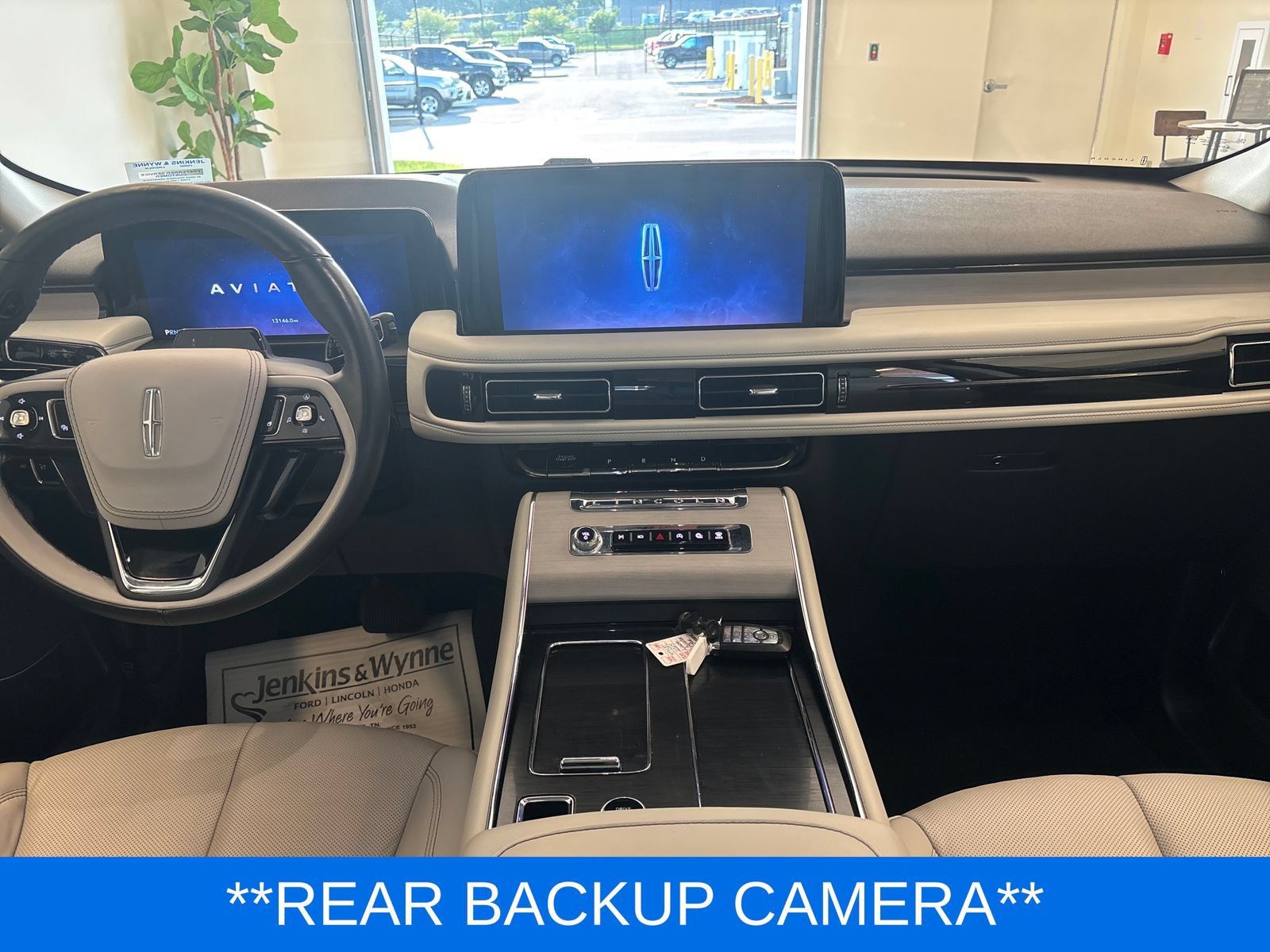 Certified 2025 Lincoln Aviator Reserve AWD/4WD image 10