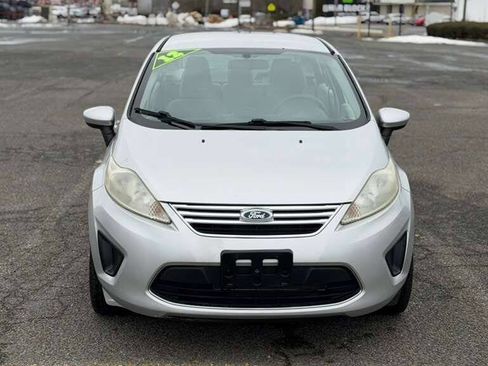 Used 2012 Ford Fiesta SE w/ Winter Pkg image 10