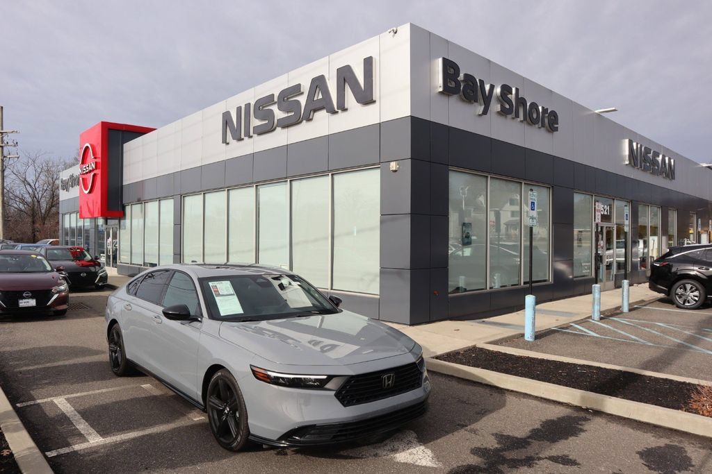Used 2024 Honda Accord Sport image 1