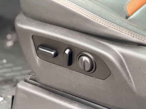 Used 2020 GMC Sierra 1500 AT4 w/ AT4 Premium Package image 7