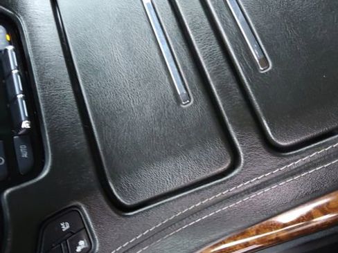 Used 2016 Chevrolet Suburban LTZ image 27