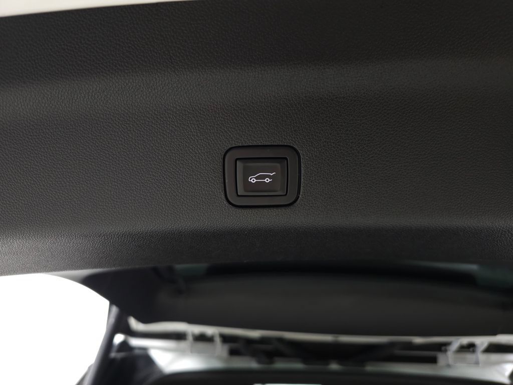 Certified 2024 Cadillac Escalade ESV Premium Luxury AWD/4WD image 7