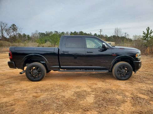 Used 2019 RAM 2500 Laramie image 12
