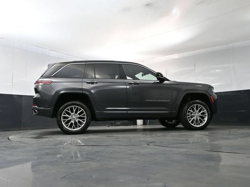 Used 2023 Jeep Grand Cherokee Summit AWD/4WD image 24