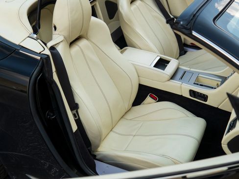 Used 2013 Aston Martin V8 Vantage Roadster RWD image 32