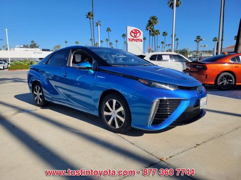 Certified 2019 Toyota Mirai image 2
