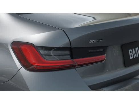 Used 2025 BMW 330i xDrive Sedan w/ M Sport Package image 8