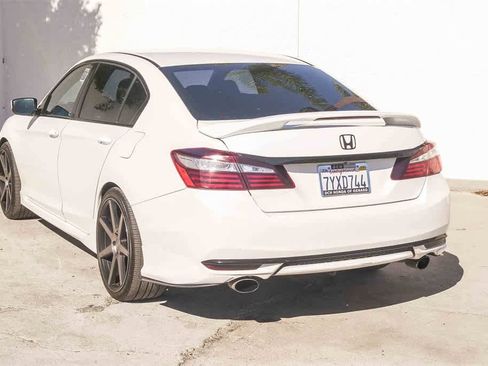 Used 2017 Honda Accord Sport Special Edition image 9