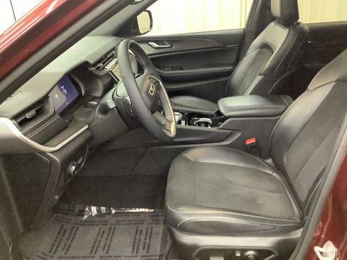 Used 2023 Jeep Grand Cherokee L Laredo AWD/4WD image 14