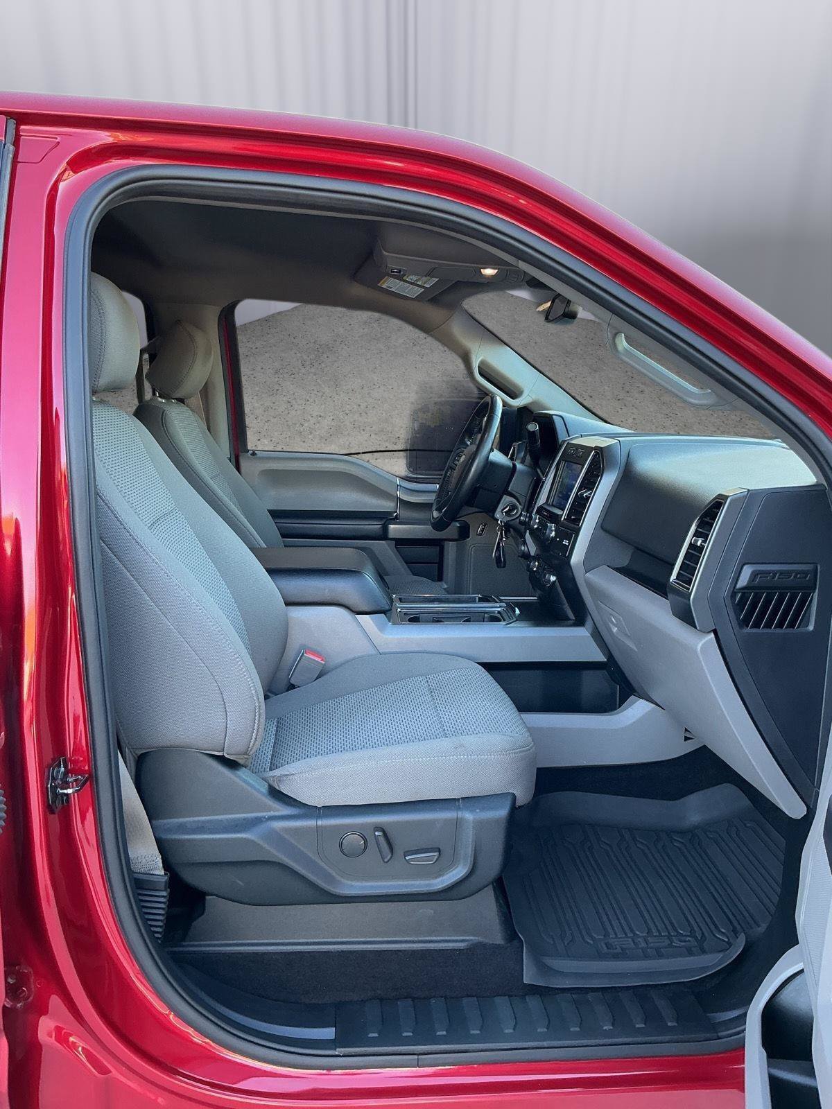Used 2020 Ford F150 XLT w/ Equipment Group 302A Luxury AWD/4WD image 24