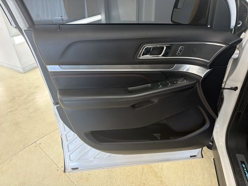 Used 2018 Ford Explorer Sport AWD/4WD image 19