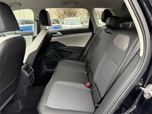 Certified 2025 Volkswagen Taos SE image 26