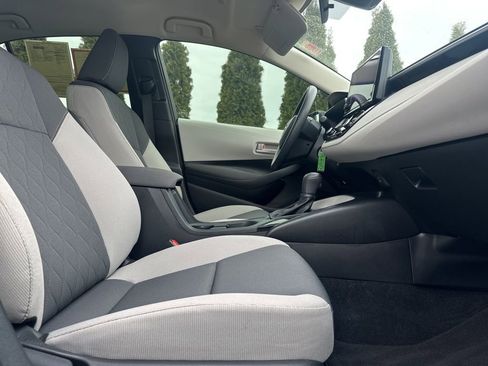 Certified 2025 Toyota Corolla LE image 29