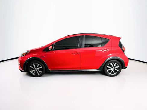 Used 2018 Toyota Prius C Two FWD image 4