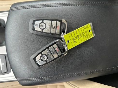 Used 2023 Ford Edge SEL w/ Convenience Package image 29