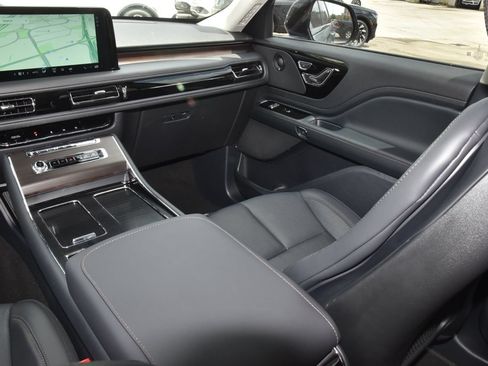 New 2026 Lincoln Aviator Reserve w/ Jet Appearance Package RWD image 18