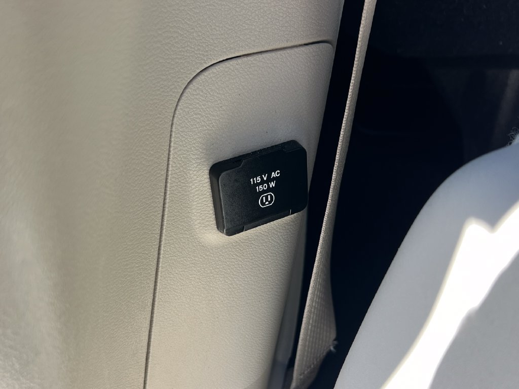 Used 2021 Chrysler Pacifica Limited w/ Uconnect Theater Family Group FWD image 29