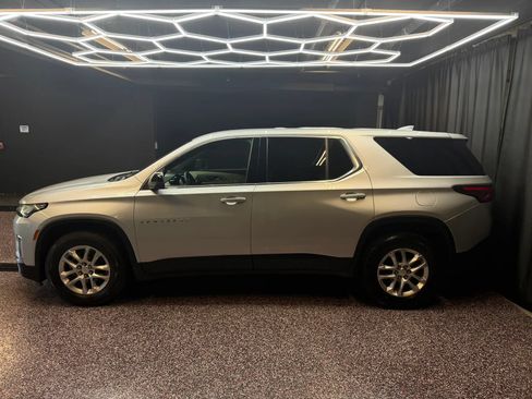 Used 2022 Chevrolet Traverse LS AWD/4WD image 5