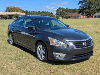 Used 2015 Nissan Altima 2.5 SV w/ Convenience Package image 1