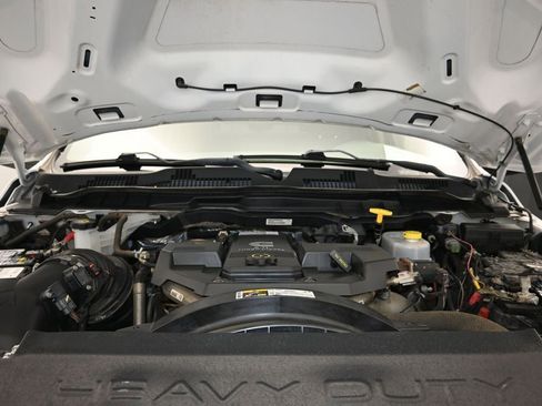 Used 2018 RAM 3500 Tradesman w/ Chrome Appearance Group image 16