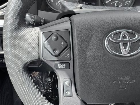 Used 2019 Toyota Tacoma TRD Sport w/ Technology Package AWD/4WD image 19