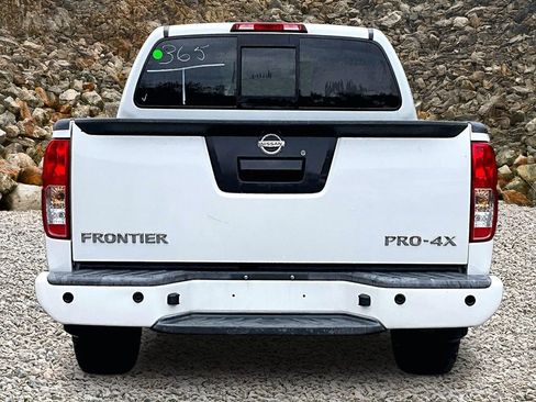 Used 2015 Nissan Frontier PRO-4X AWD/4WD image 4