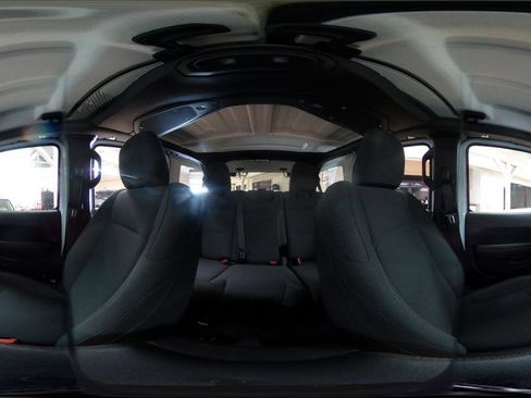 Used 2025 Jeep Wrangler Unlimited Sahara AWD/4WD image 42