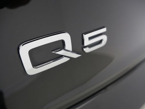 Certified 2023 Audi Q5 2.0T Premium Plus w/ Premium Plus Package AWD/4WD image 11