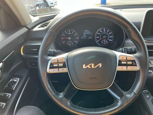 Used 2022 Kia Telluride EX w/ EX Premium Package image 14