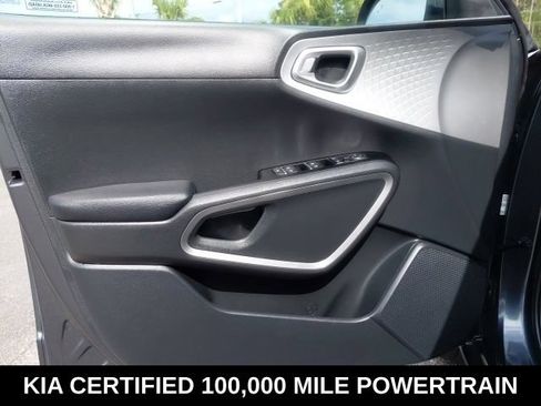 Certified 2025 Kia Soul LX w/ LX Technology Package FWD image 19