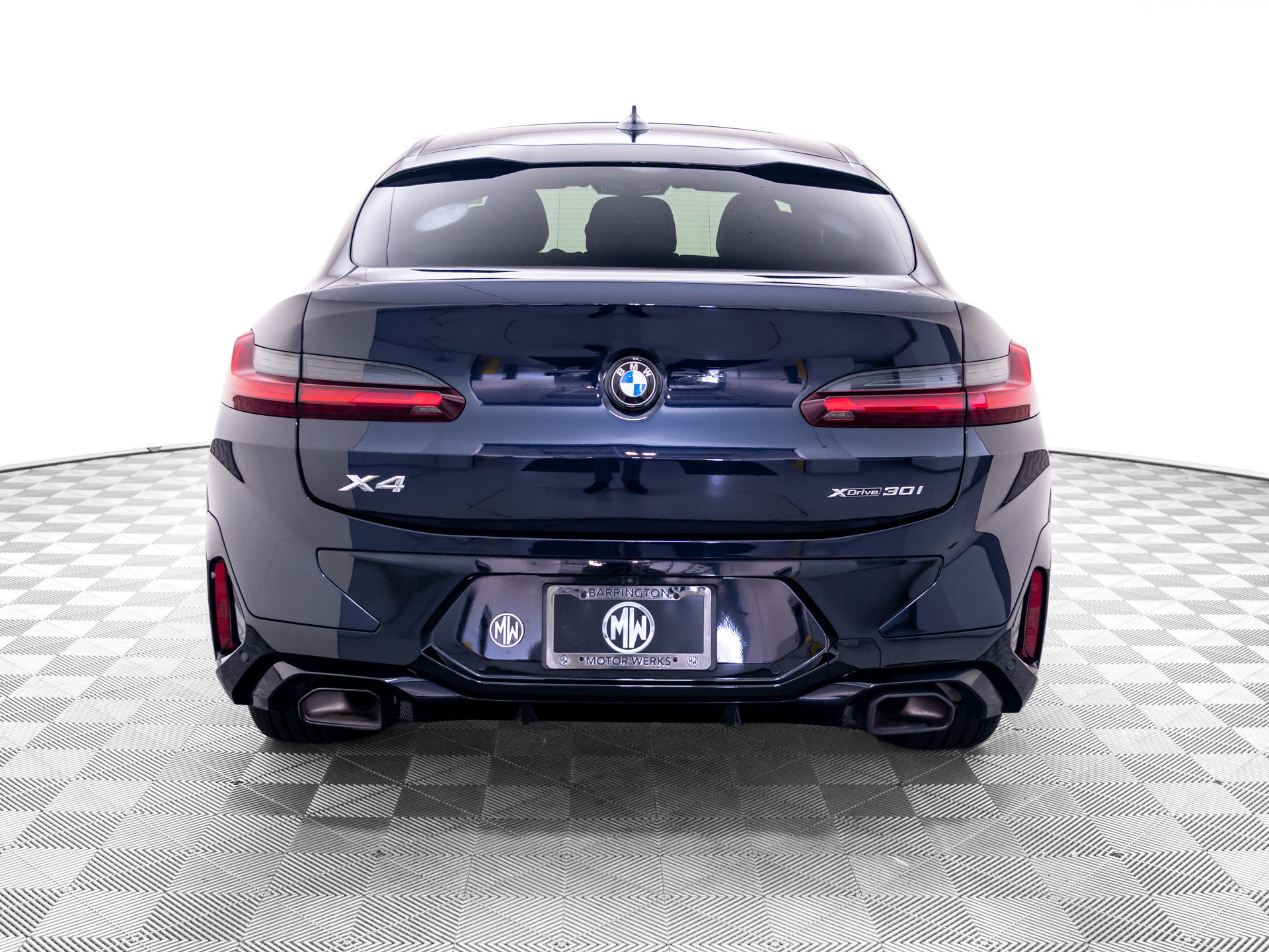 Used 2025 BMW X4 xDrive30i AWD/4WD image 4