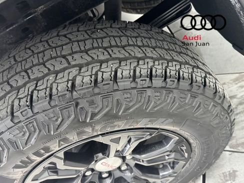 Used 2024 GMC Canyon Elevation w/ Elevation Premium Package AWD/4WD image 6