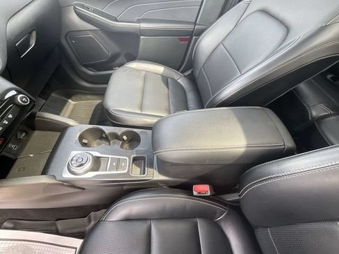 Certified 2023 Ford Escape Platinum AWD/4WD image 22