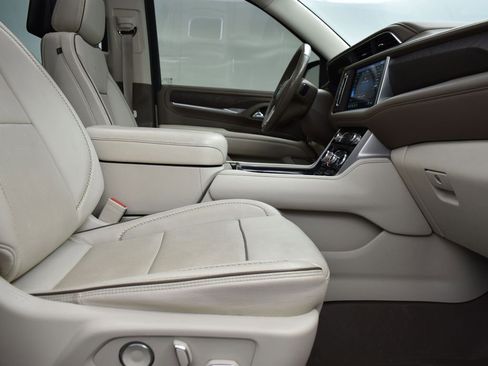Used 2021 GMC Yukon Denali w/ LPO, Illumination Package image 25