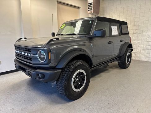 Used 2023 Ford Bronco Black Diamond w/ Sasquatch Package AWD/4WD image 2