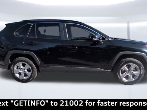 Used 2025 Toyota RAV4 XLE w/ Convenience Package image 37