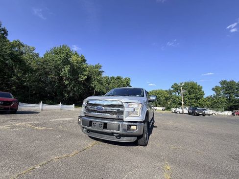 Used 2015 Ford F150 Lariat w/ Equipment Group 502A Luxury AWD/4WD image 2