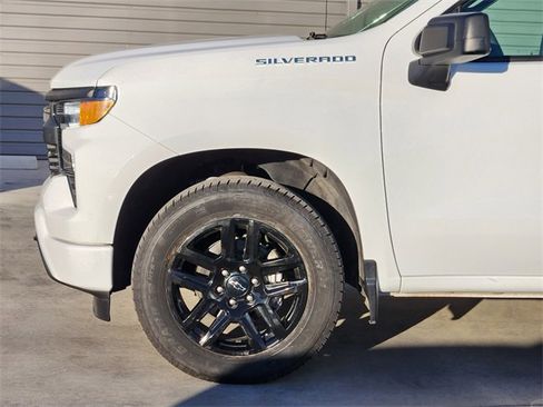Used 2024 Chevrolet Silverado 1500 Custom image 9