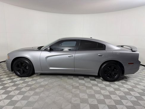Used 2013 Dodge Charger SE w/ Connectivity Group image 6