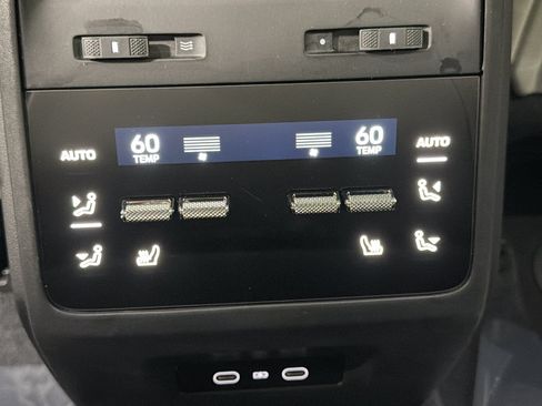 Certified 2026 Porsche Macan Electric RWD image 21